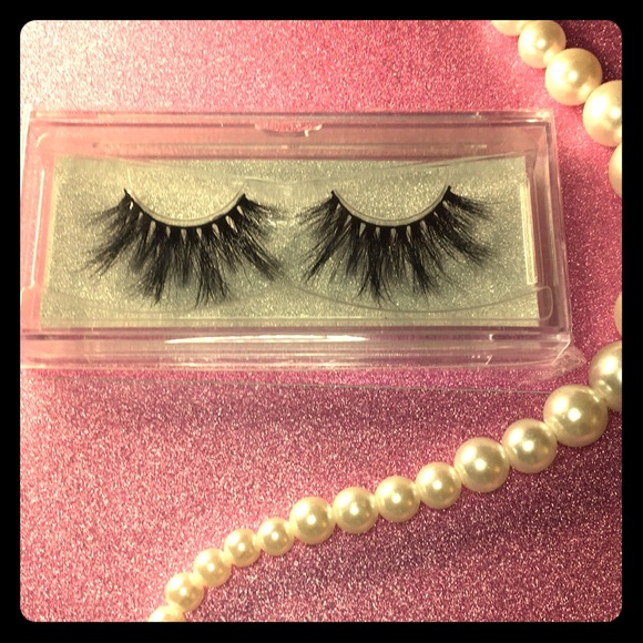 Other - 25mm Mink Lashes-August